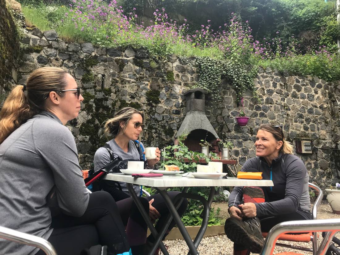 Meeting other walkers doing the Camino pilgrimage |  <i>Allie Peden</i>