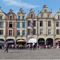 Place des heroes in Arras | Richard Tulloch