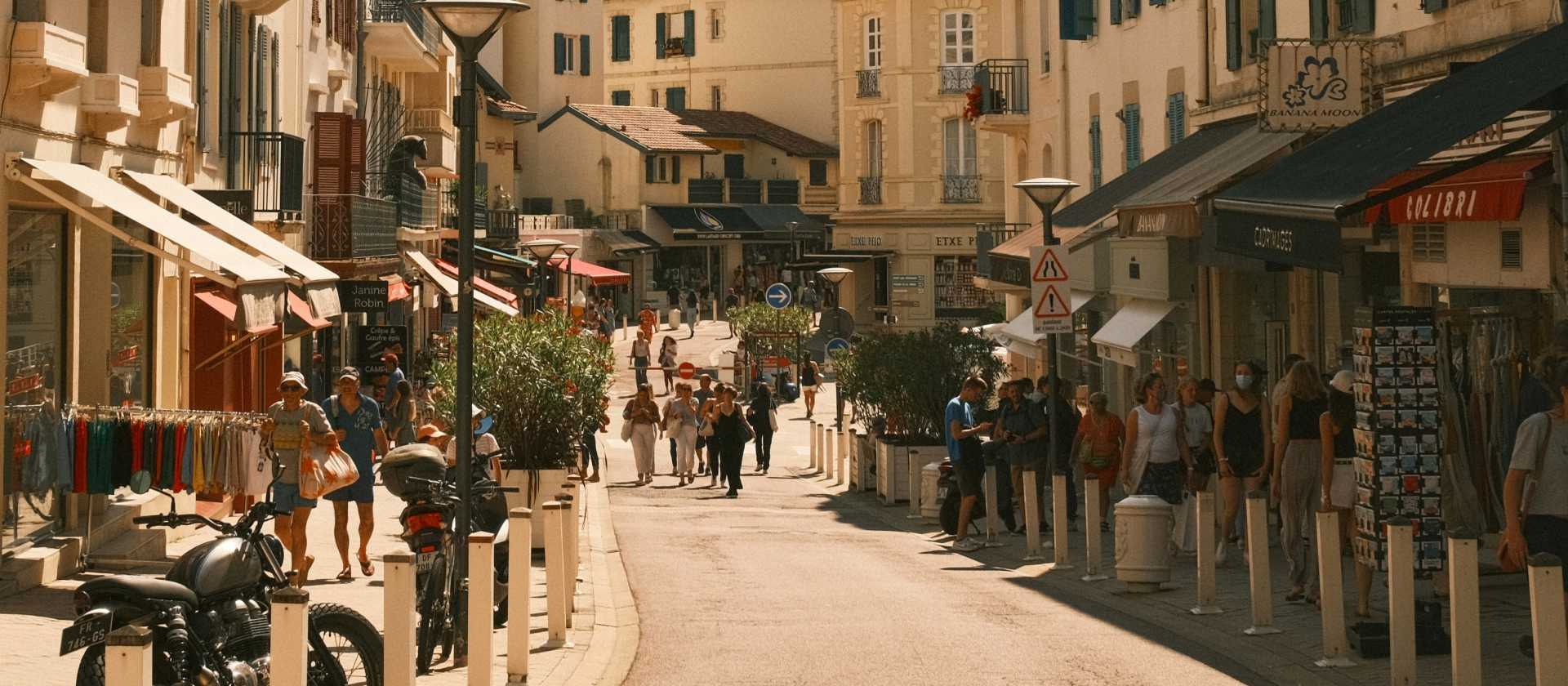 Scenes from the cycle trail in Biarritz