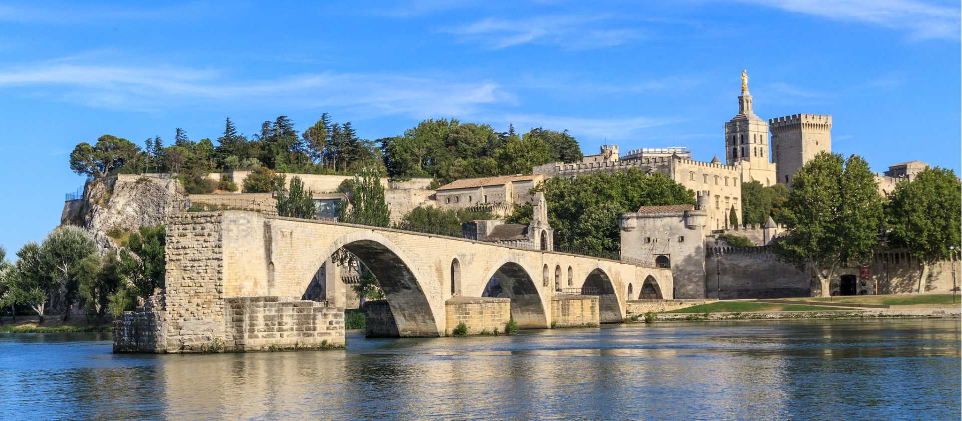 Stunning view of Avignon Bridge with Popes Palace and Pont Saint-Benezet in Provence, France