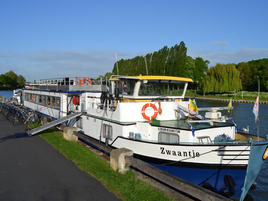 The Zwaantje docked with bikes ready