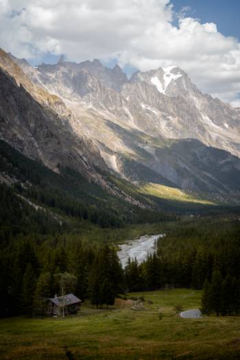 Alpine hiking views |  <i>Taskin Bora Koç</i>