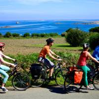 Riding along the Brittany coast | Simon Bourcier