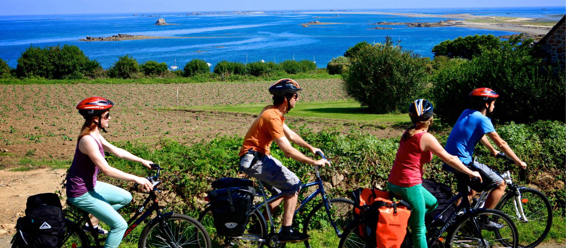 Riding along the Brittany coast | Simon Bourcier
