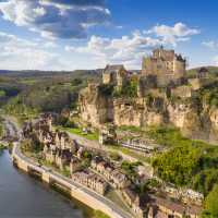 The village of Beynac-et-Cazenac in Dordogne