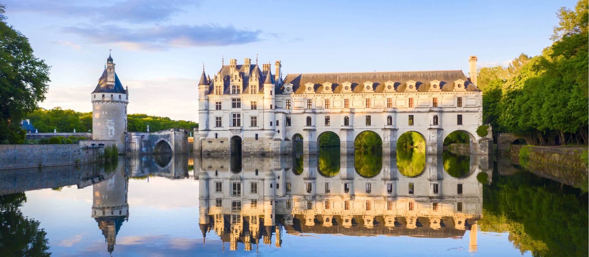 The stunning Chateau de Chenonceau in the Loire Valley