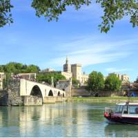 Discover beautiful Avignon in Provence