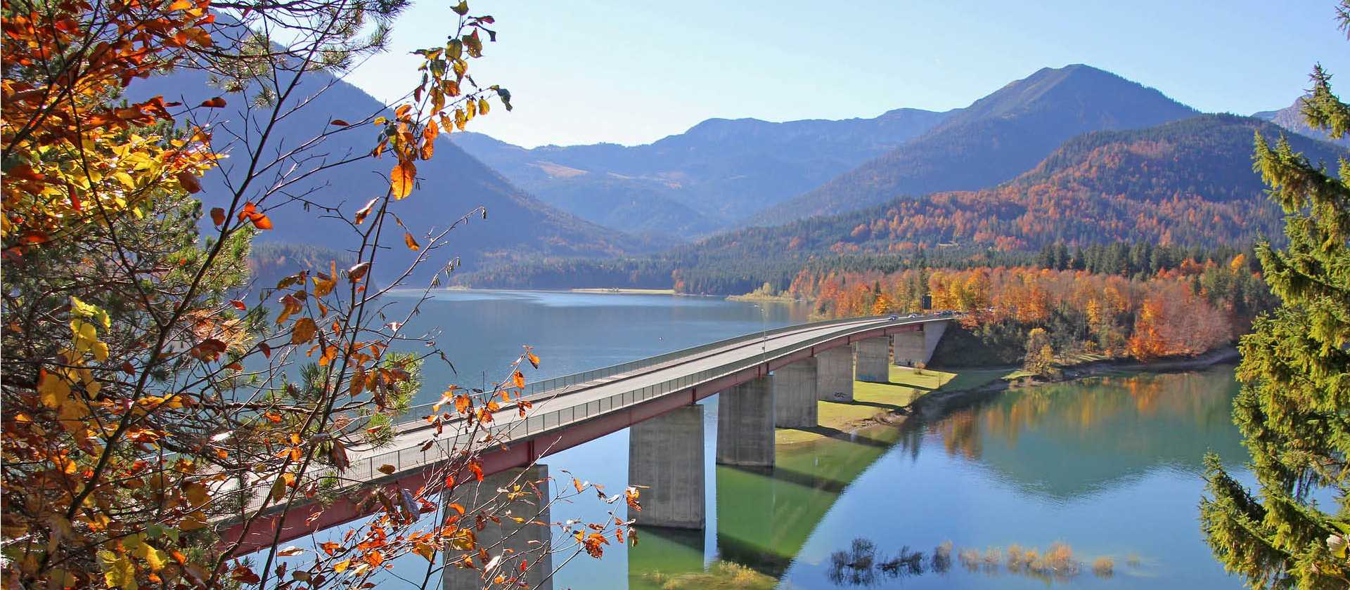 Autumn colours at Bavaria's Sylvenstein Lake | Georg Schober