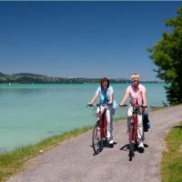 Cyclists on the shores of Lake Constance