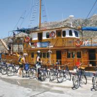 Explore the Cyclades Islands on our Greek Island Bike & Sail trip