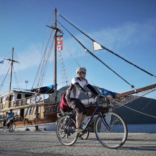 bike and boat tours in europe