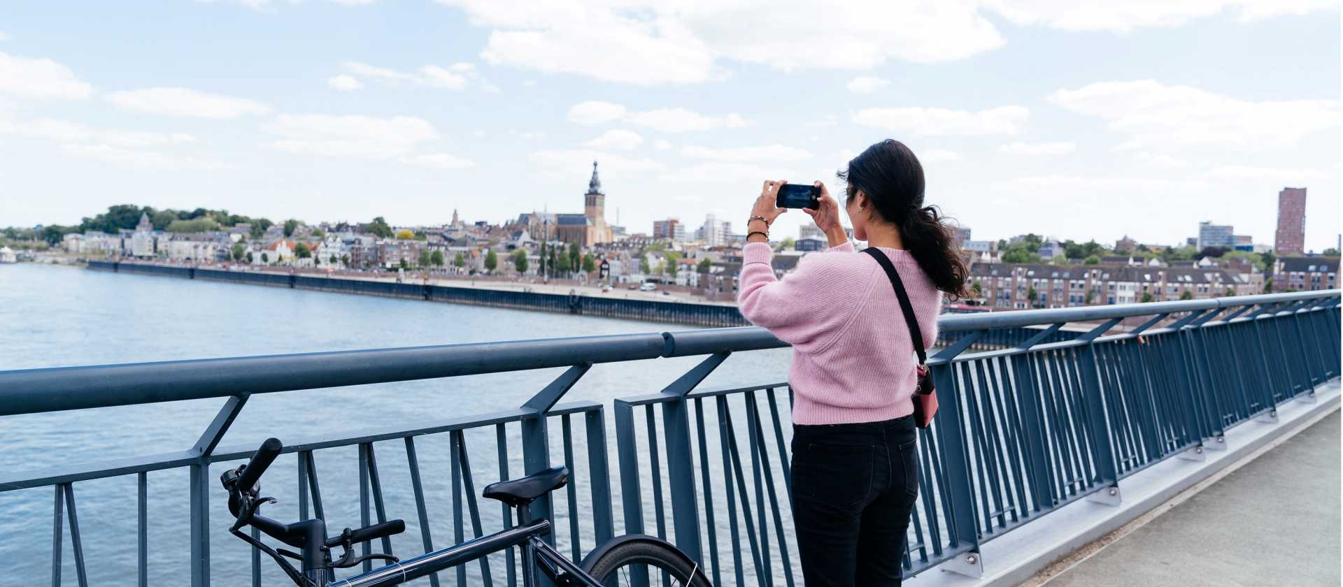 Stopping to take photos of the city in Holland | Jan Bijl Fotografie