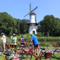 Enjoy all the typical Dutch sites on a cycling trip in Holland