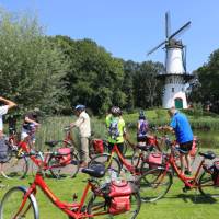 Enjoy all the typical Dutch sites on a cycling trip in Holland