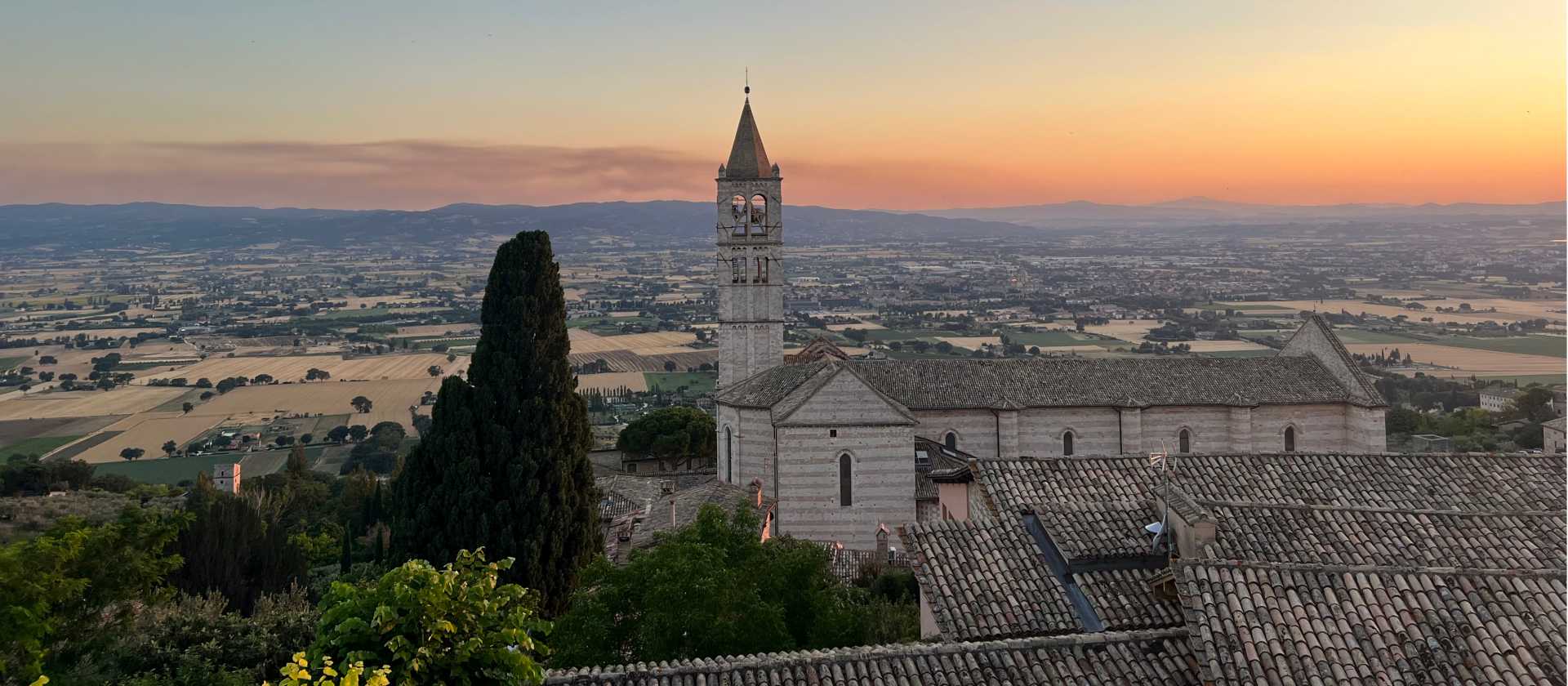 Sunset view over Assisi | Jaclyn Lofts