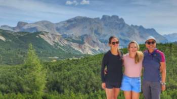 Hiking the Dolomites with friends