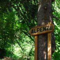 Sign leading towards Alpenzu on the Monte Rosa hike | Matteo Galli
