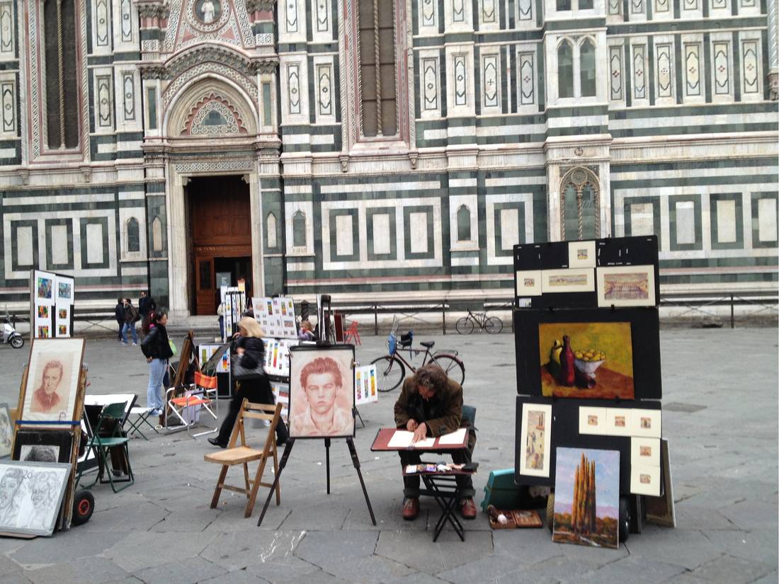 Artists outside the Duomo in Florence |  <i>Kate Baker</i>