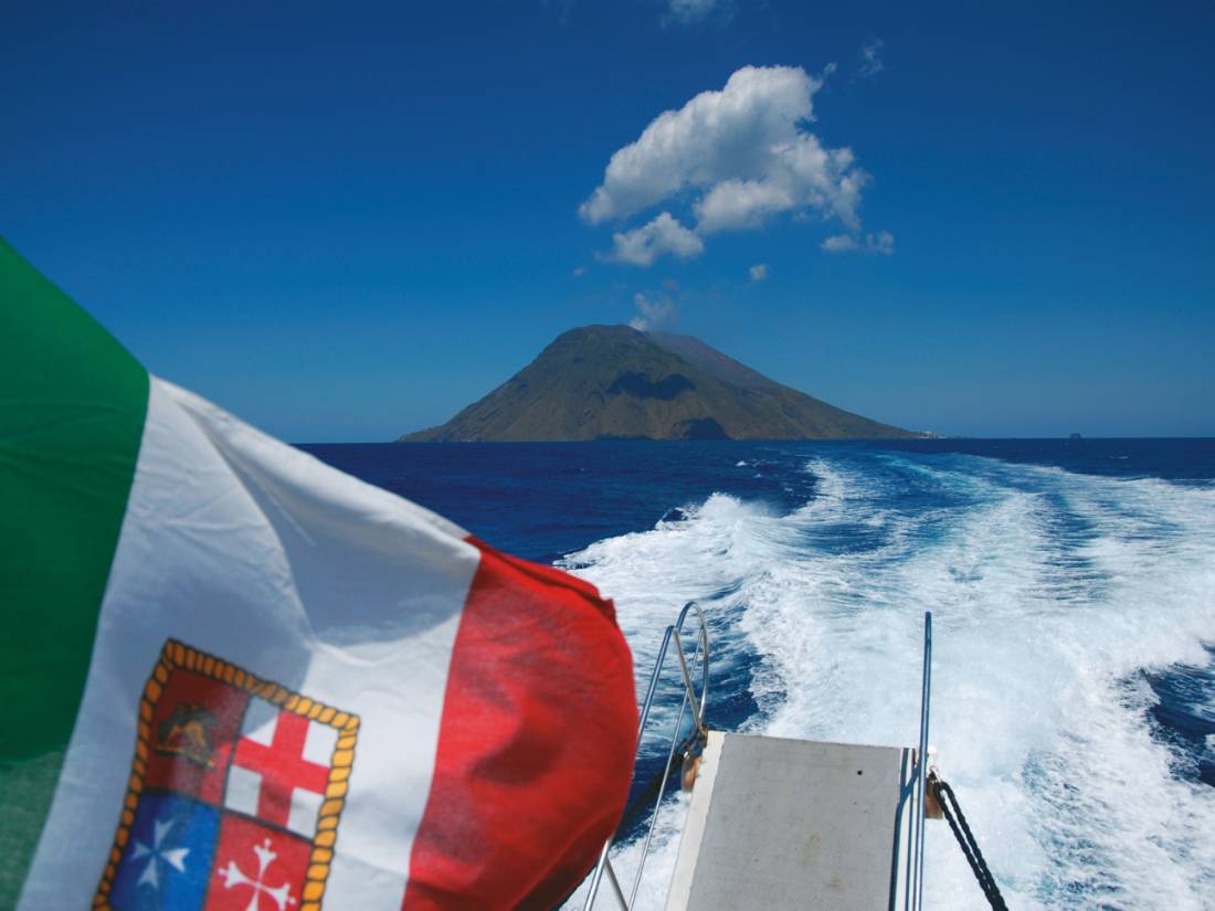 Boat to the Sicilian Island of Stromboli |  <i>Mike Gebicki</i>