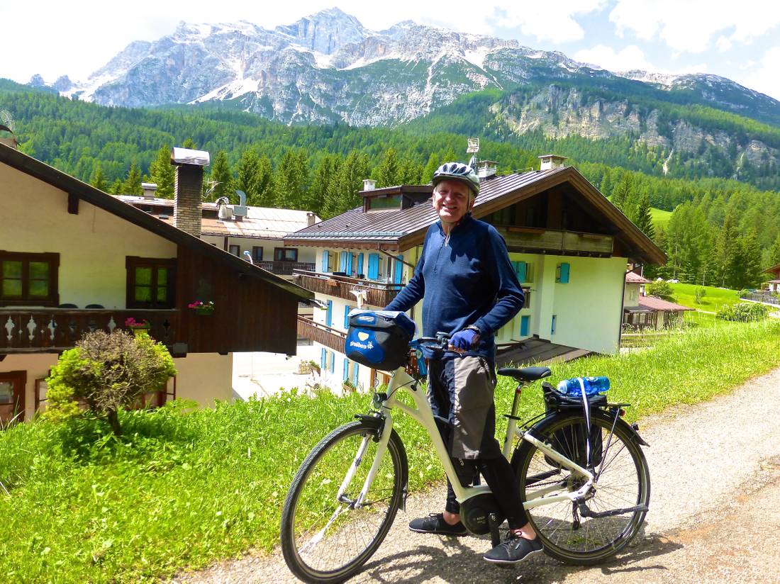 Cyclist in Cortina d'Ampezzo |  <i>Rob Mills</i>
