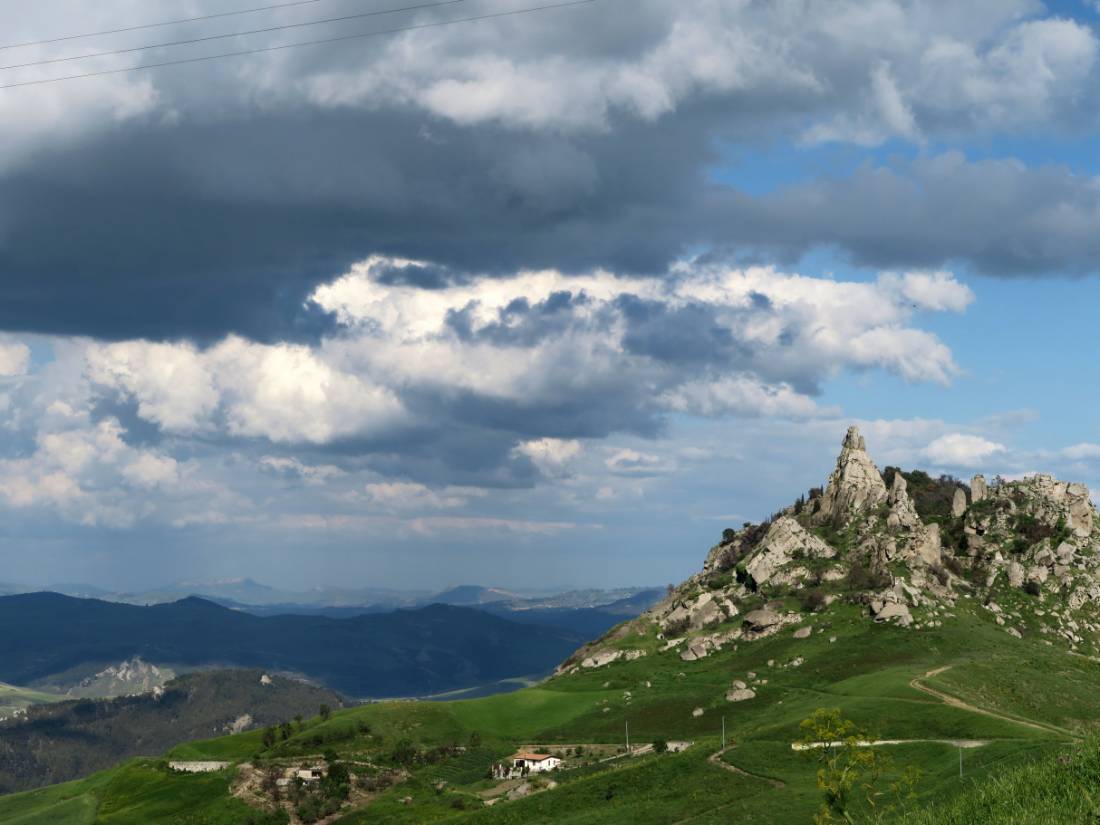 Fabulous scenery on the Magna Via Francigena in Sicily