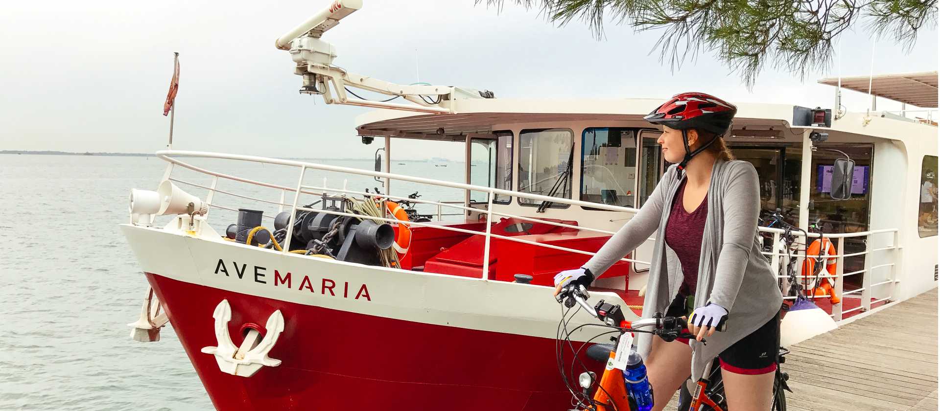 Cyclist arriving at the Ave Maria