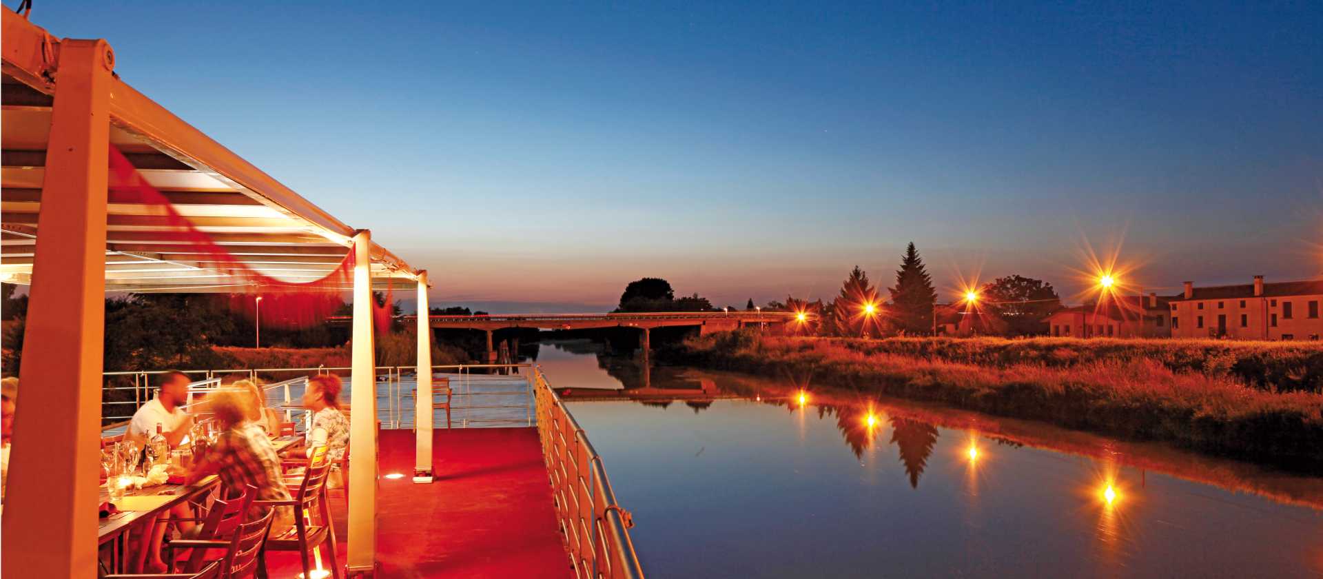 Evening relaxing on board Ave Maria Portegrandi
