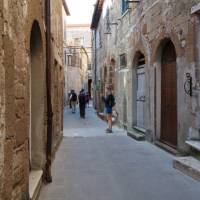 Discovering the alleyways of Pitigliano on foot | Kate Baker