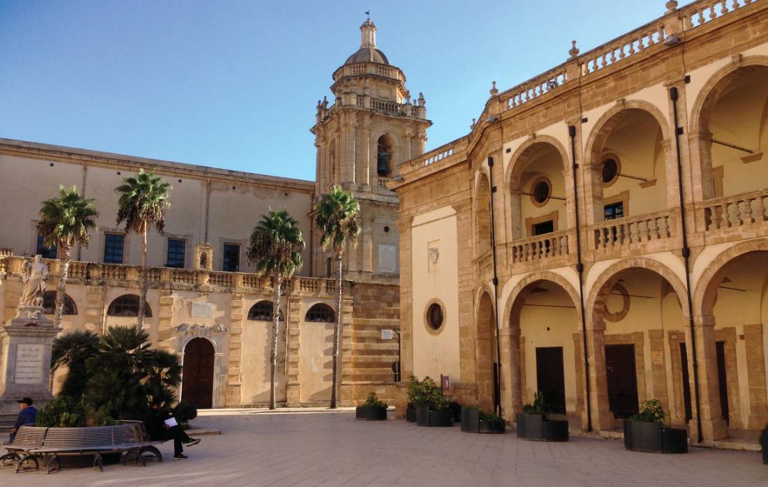 Walking through Piazza della Repubblica in Mazara del Vallo |  <i>Scott Kirchner</i>