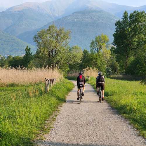 Lombardy Alps Cycle to Lake Como