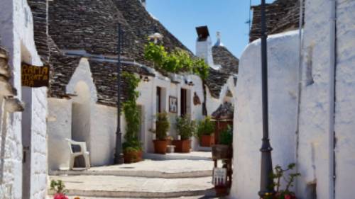 Trulli in the UNESCO town of Alberobello | Lesley Treloar