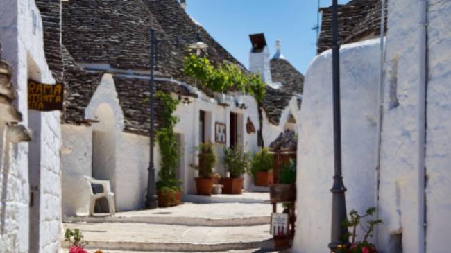 Trulli in the UNESCO town of Alberobello | Lesley Treloar