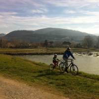 Tuscany family cycling