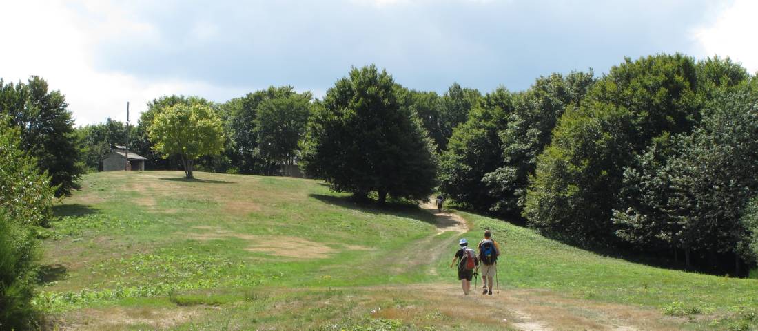 Walkers on the route from La Verna to Caprese Michelangelo