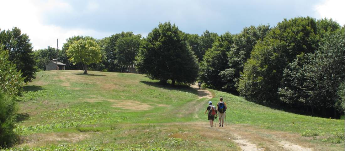 Walkers on the route from La Verna to Caprese Michelangelo