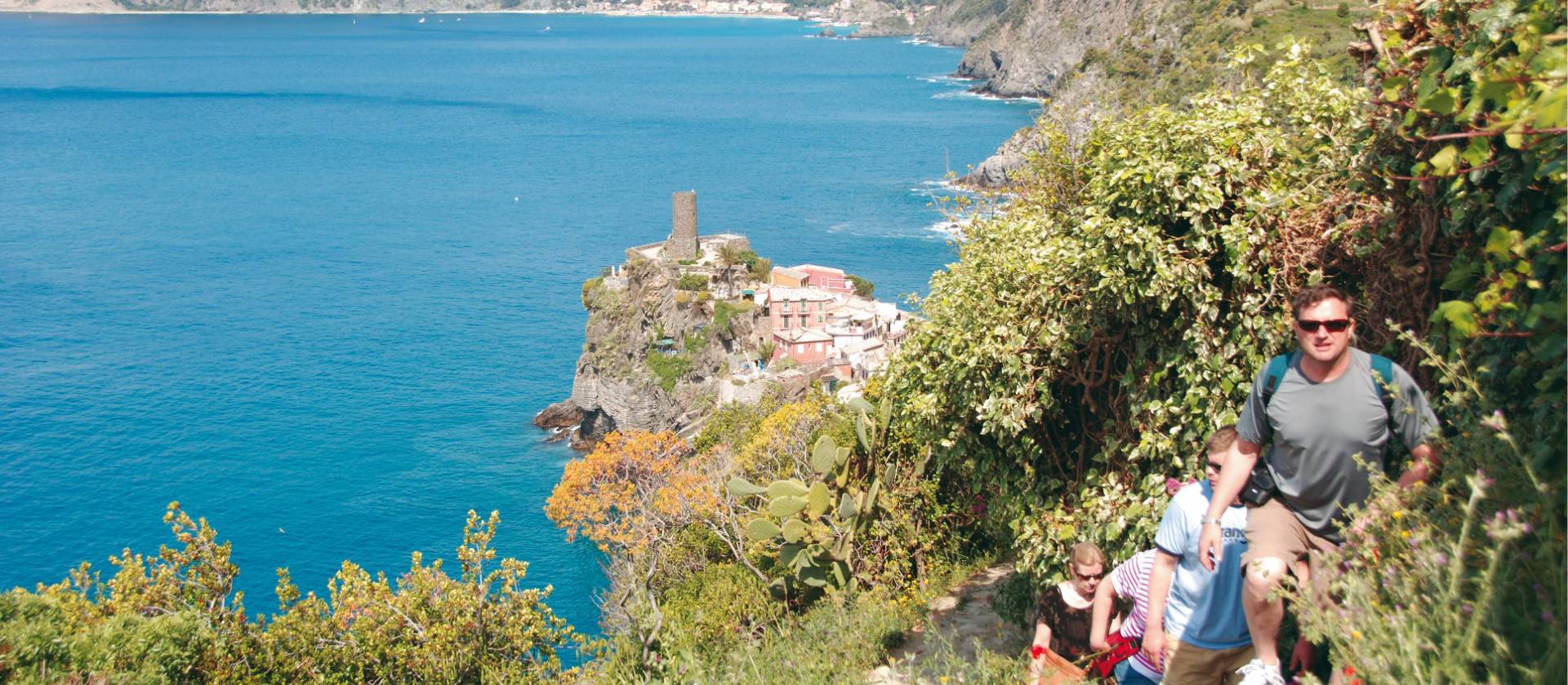 Cinque Terre Walking Tour 7 Day Cinque Terre Hiking Trip Walkers Vernazza Cinque Terre 429898 1920px 16x7 