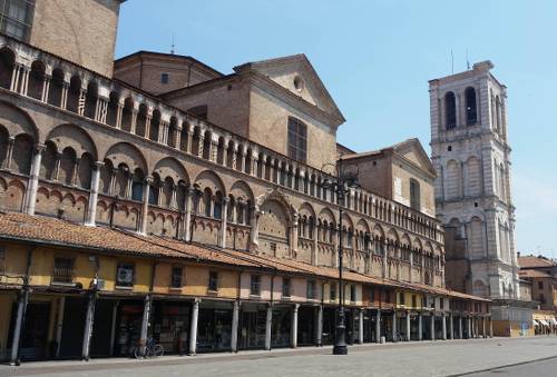 Visit beautiful towns on the way to Mantova&#160;-&#160;<i>Photo:&#160;Dana Garofani</i>
