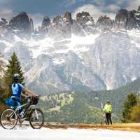 Enjoy biking in the Dolomites