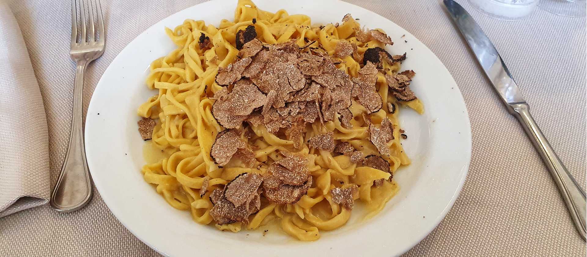 Tagliatelle with black truffle