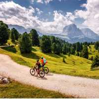 Cycle in the Dolomites