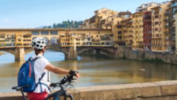 Discover the sights of Florence by bike