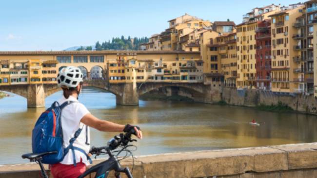 Discover the sights of Florence by bike