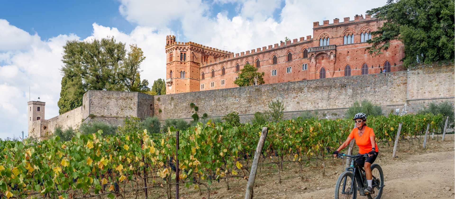 Visit Brolio Castle by bike in Tuscany