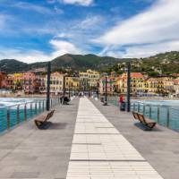 Cycle path towards Alassio on the Italian Riviera