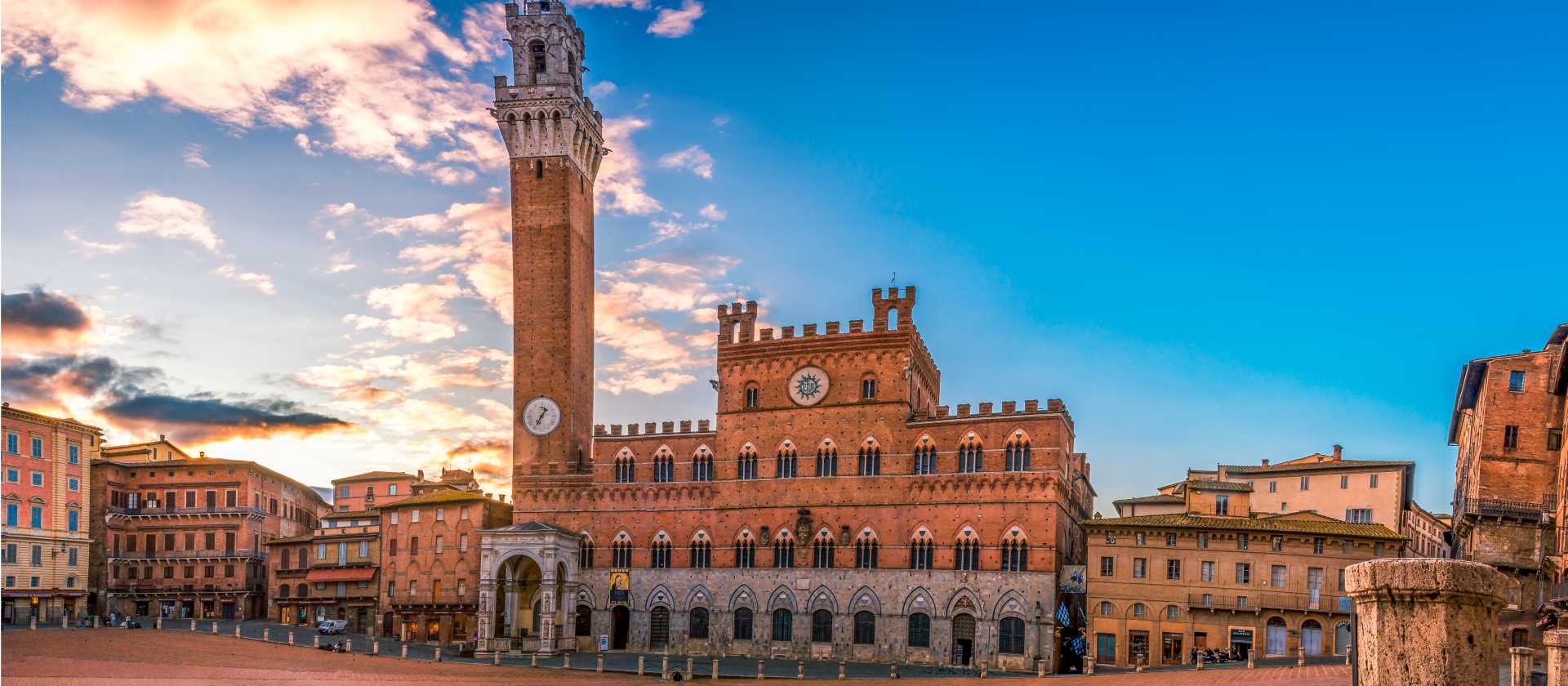 The impressive plaza in Siena