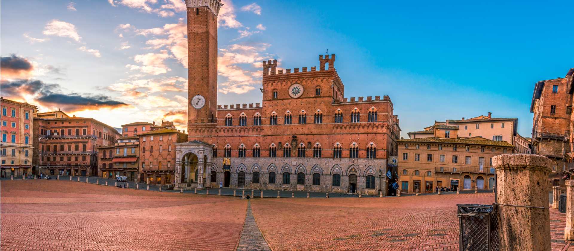 The impressive plaza in Siena