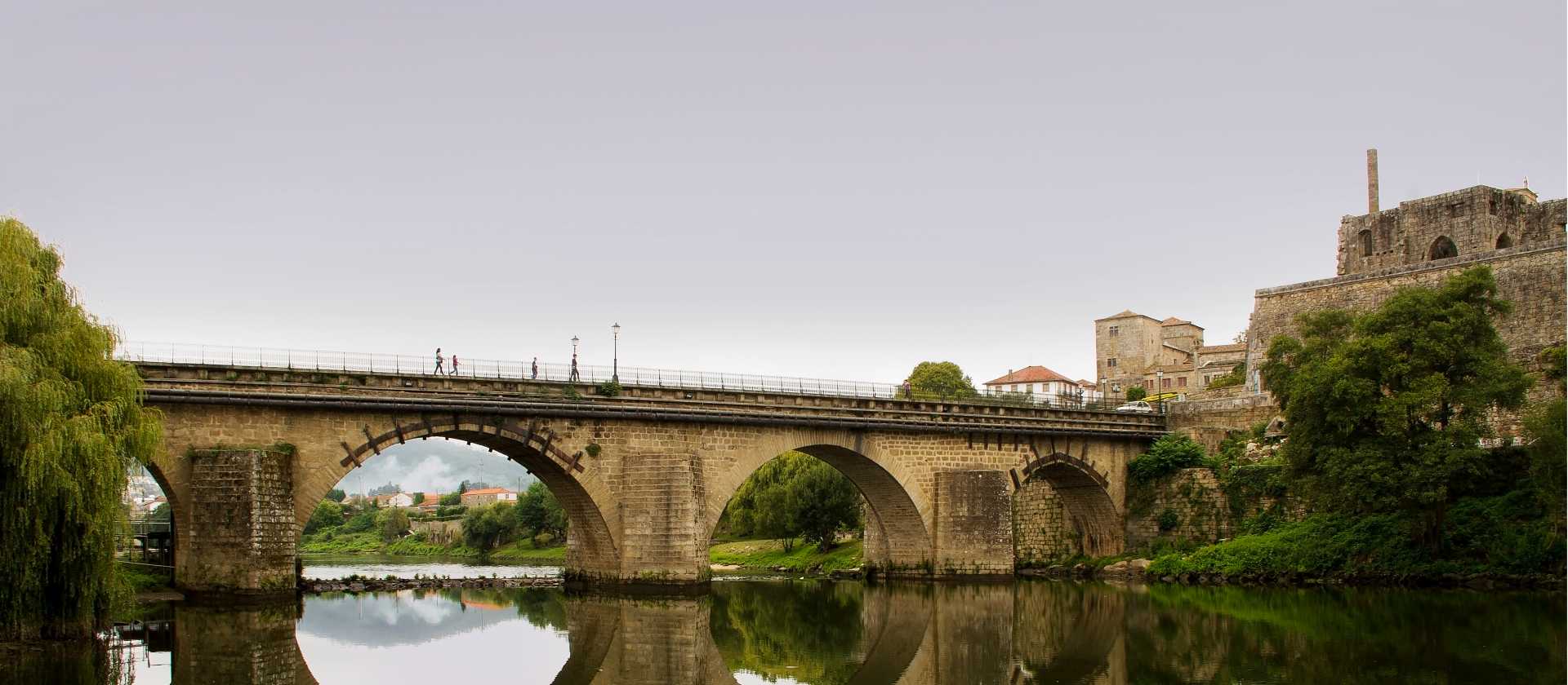 Pilgrims enter Barcelos on the Portuguese Camino | Francisco Carvalho