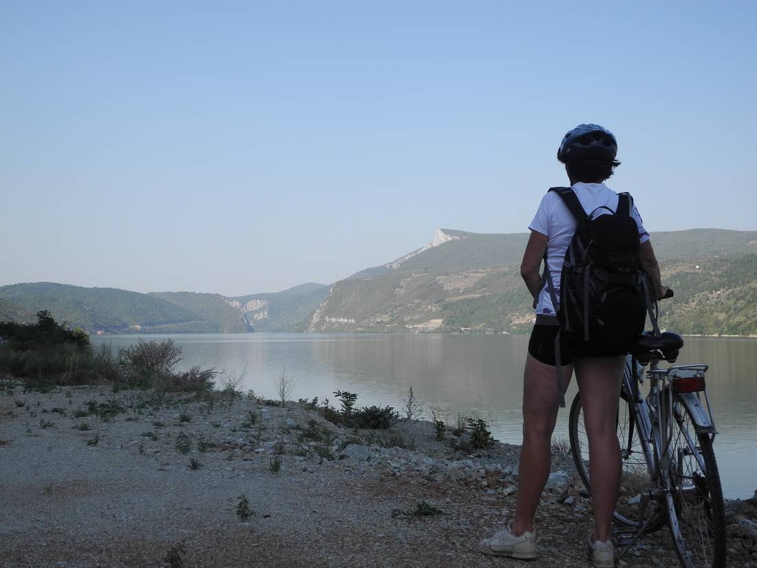 Cycling between Serbia and Romania |  <i>Raluca Teodor</i>