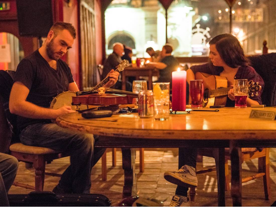 Traditional folk band playing music at a Scottish pub |  <i>Andrew Pickett</i>