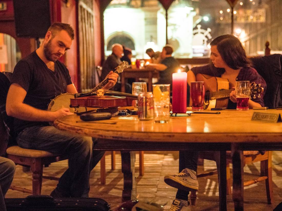 Traditional folk band playing music at a Scottish pub |  <i>Andrew Pickett</i>